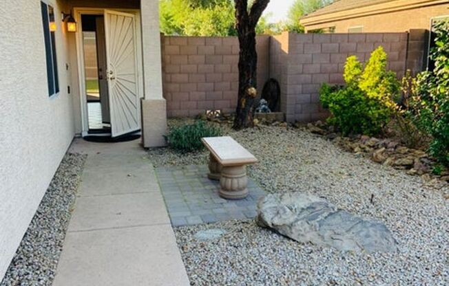 Nice 3 Bed, 2 Bath in Peoria