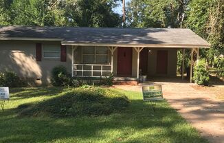 3 Bedroom House off Juniper Drive!