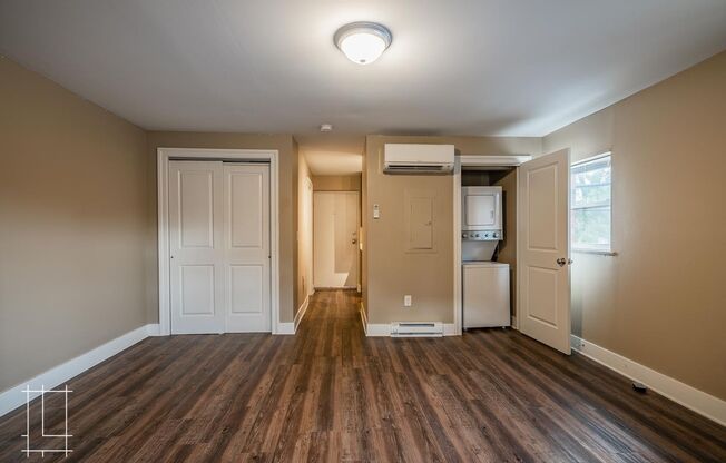 Studio, 1 bath, $1,050, Unit 866 N. High St. Apt. 7