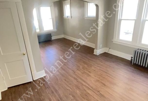 2 beds, 1 bath, 768 sqft, $650, Unit 1