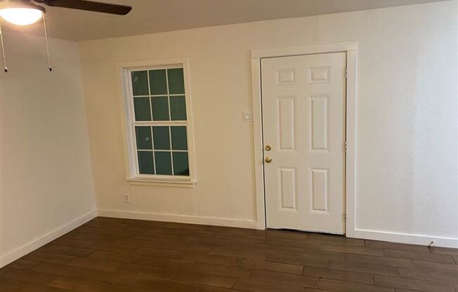 Cute 3/1 home with covered parking and large backyard