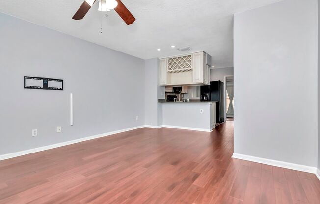 South Tampa 2 Bedroom w/ Office 2 Bathroom Townhome