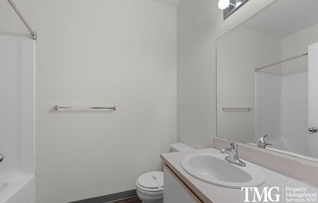 2 beds, 2 baths, 923 sqft, $1,625, Unit 223