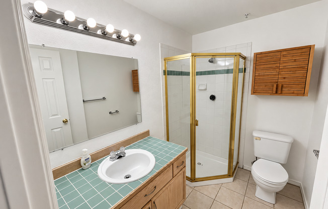 Very Nice 2 Bed 2 Bath condo