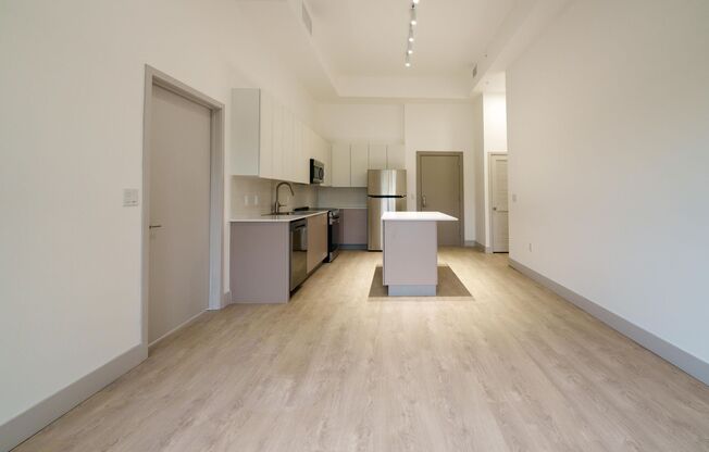 3 beds, 2 baths, 1,348 sqft, $2,622, Unit 114