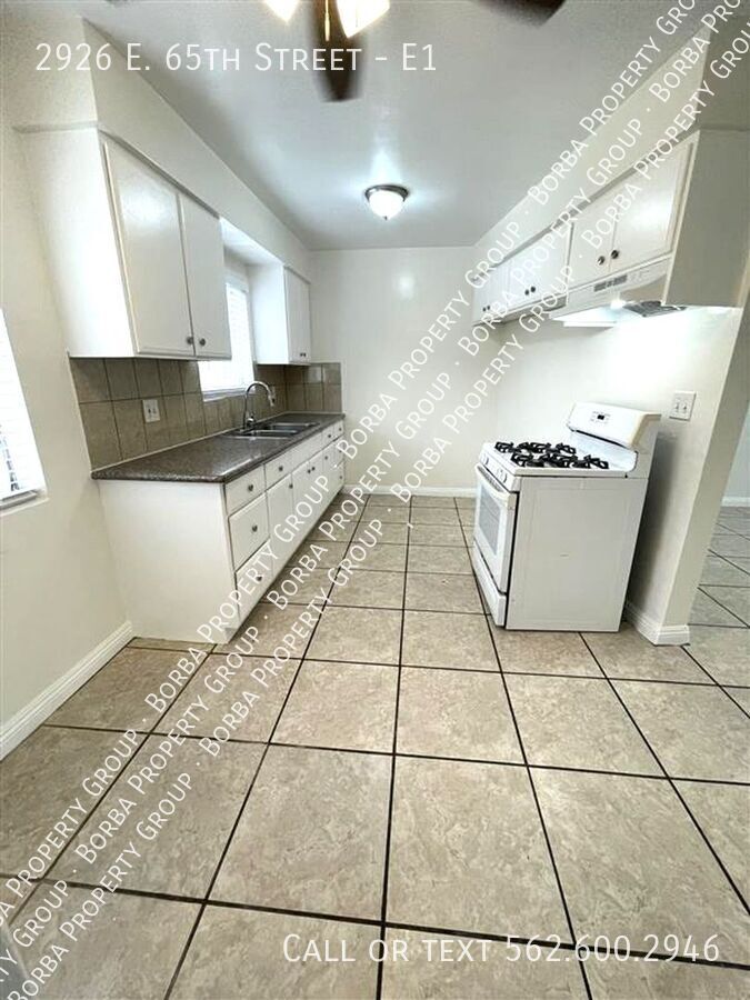 2926 E 65 ST