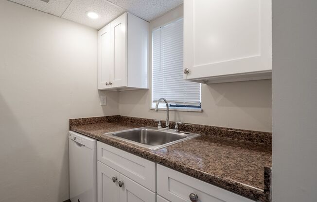 1 bed, 1 bath, 600 sqft, $1,020, Unit 108