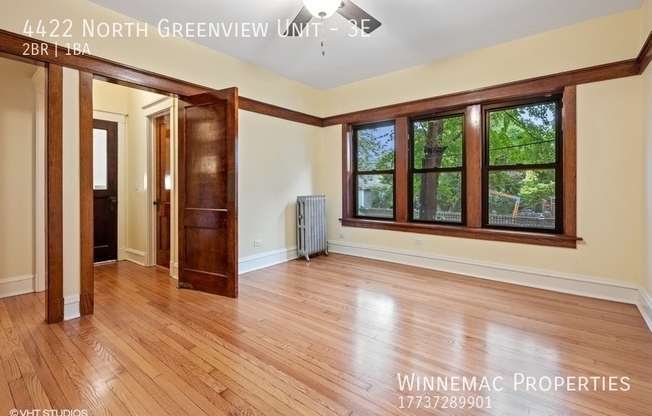 4422 N GREENVIEW