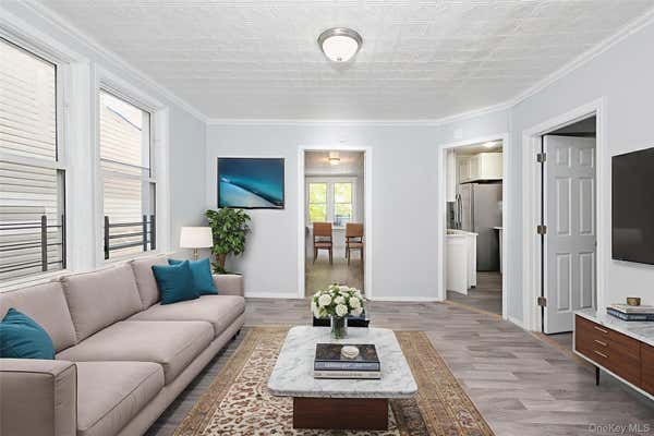 611 SAINT LAWRENCE AVE