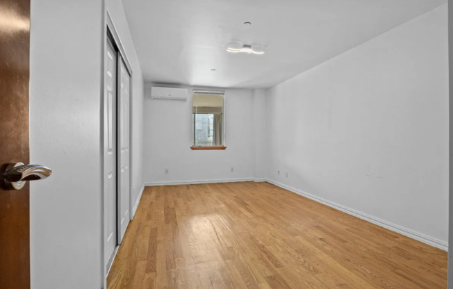 2882 W 15 ST