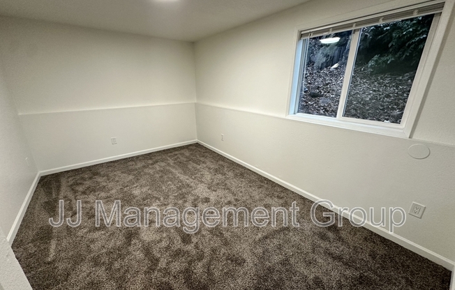 226 E 7th Ave