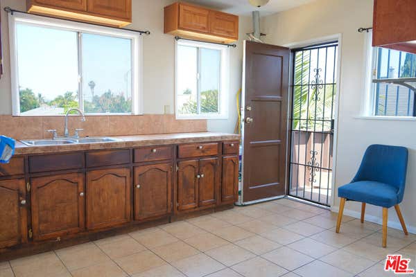 1353 W 49 ST