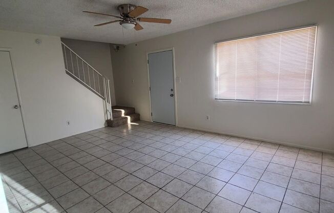 3 beds, 1 bath, $1,200, Unit 18