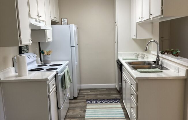 2 beds, 2 baths, $2,075, Unit 213