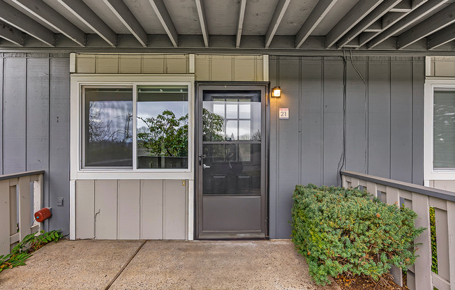 1 bed, 1 bath, 734 sqft, $1,450, Unit 821