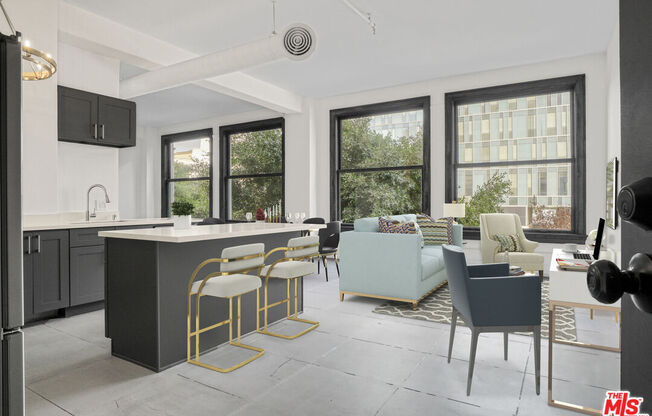 1 bed, 1 bath, 730 sqft, $2,200, Unit 215