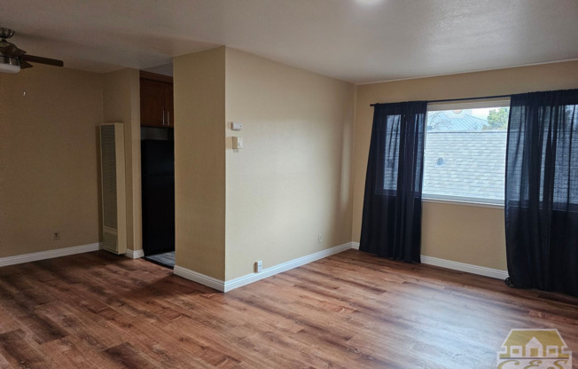 Spacious One Bedroom Upstairs Apartment