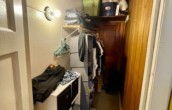 1 bed, 1 bath, $895, Unit 31