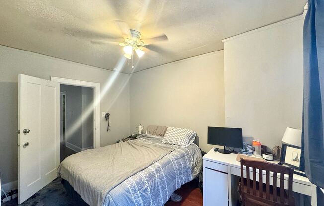3 beds, 1 bath, 1,000 sqft, $1,500, Unit Unit 3