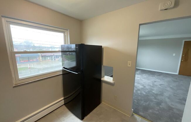 Studio, 1 bath, $699, Unit Unit 10