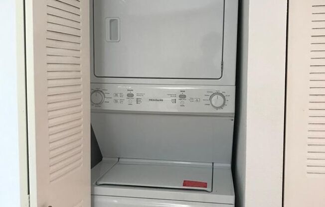 3 beds, 2 baths, 1,079 sqft, $2,700, Unit 13770-301