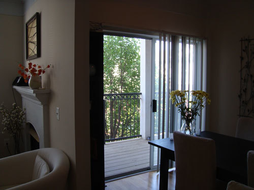 Awesome 3 bedroom condo walk to metro