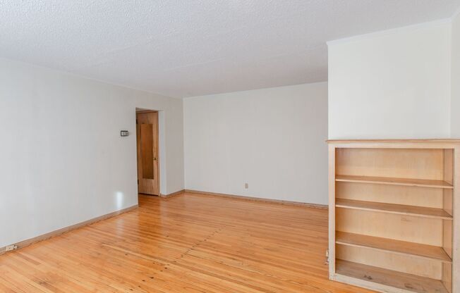 1 bed, 1 bath, 575 sqft, $1,045, Unit 302
