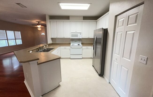 Great Home in Ellis Park. Sub Lease