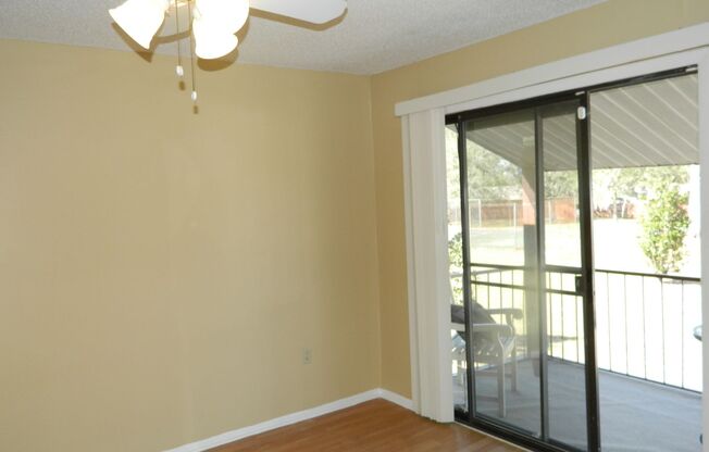 1 Bed / 1 Bath Condo with Balcony – Seminole County – Water Included!