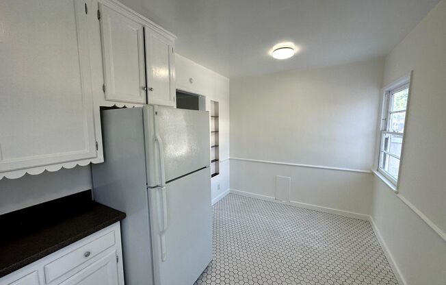 1 bed, 1 bath, 850 sqft, $2,295, Unit 626 N Spaulding Ave