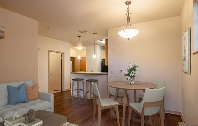 1 bed, 1 bath, 672 sqft, $1,285, Unit 602-113