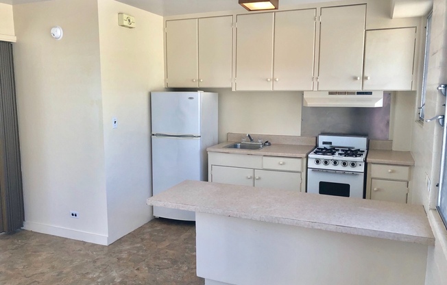Lusitana Hale, 1 bdrm, 1 bath, 1 pkg, free water, sewer, & electricity