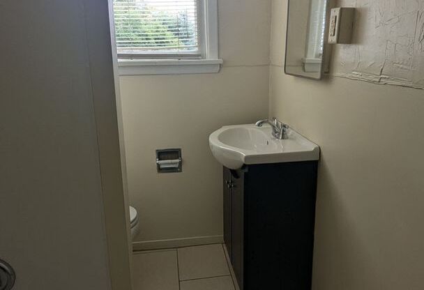 1 bed, 1 bath, $625, Unit 205