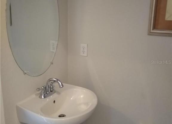 4 beds, 2 baths, 1,424 sqft, $2,000