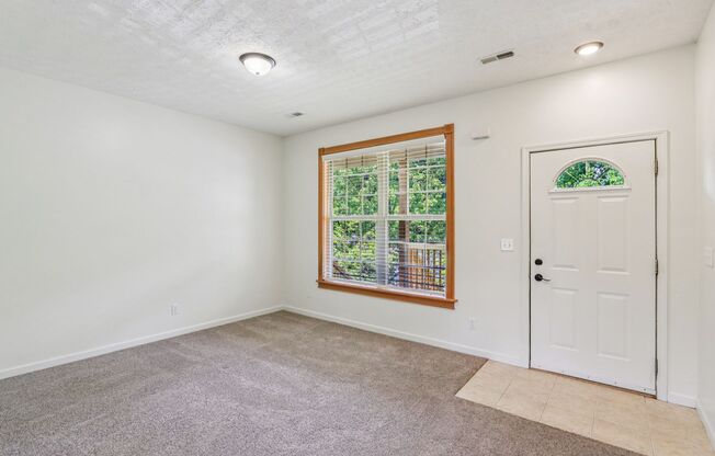 1 bed, 1.5 baths, 1,100 sqft, $1,565