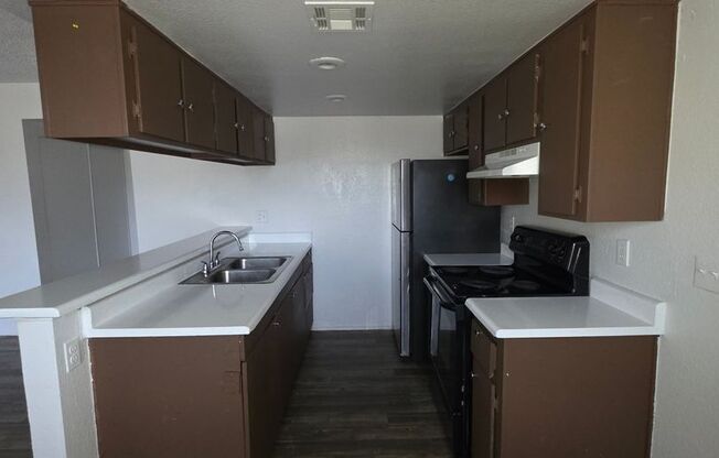 2 beds, 1 bath, 726 sqft, $1,099