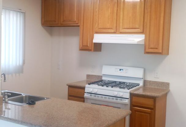 1 bed, 1 bath, 665 sqft, $1,975, Unit 219