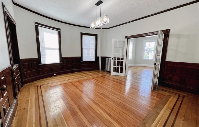 84 GREENWOOD ST