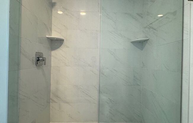 2 beds, 1 bath, 950 sqft, $1,375, Unit 322