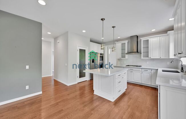 4 BEDS & 2.5 SINGLE FAMILY HOUSE FOR RENT