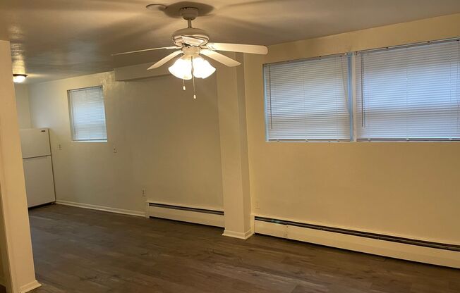 Studio, 1 bath, $895, Unit 3