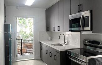 2 beds, 1 bath, 820 sqft, $2,950, Unit 12 NE 49th St # unit 12 (A11680245)