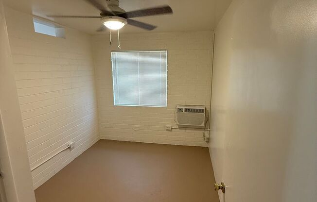 1347 East Benson Highway-Charming Apartments