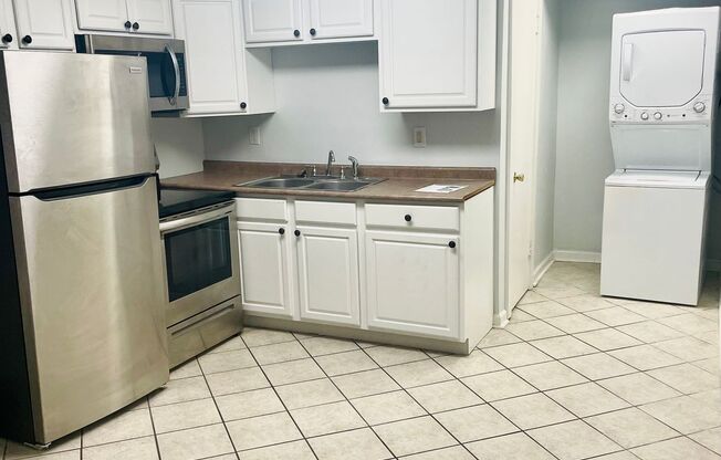 1 bed, 1 bath, 550 sqft, $1,095, Unit Apartment D