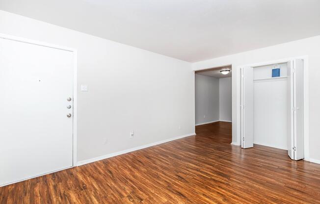 3 beds, 1.5 baths, 1,125 sqft, $1,495