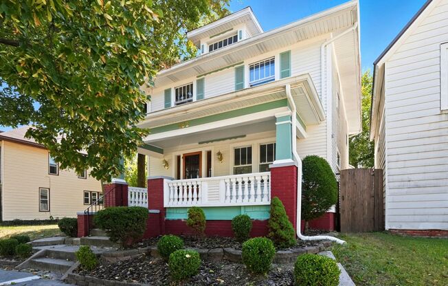NEW LISTING! Spacious 3-Bedroom Home with Garage – Move-In Ready!