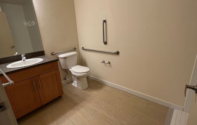 1 bed, 1 bath, 864 sqft, $1,795, Unit 100