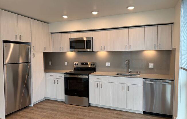 Metro 5000 Apartments | Furnished Student Housing in Seattle U-District Near University of Washington