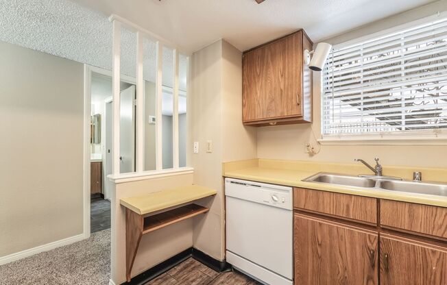 2 beds, 2 baths, 892 sqft, $1,150, Unit 1