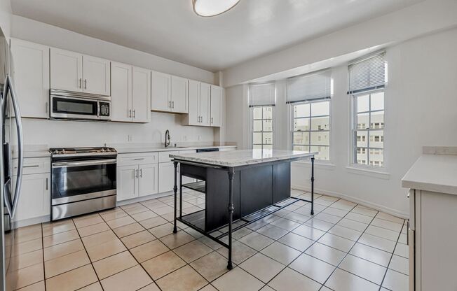 1845 Franklin Street Apartments*